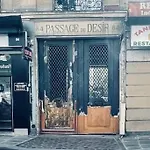 joli studio bohème sous les toits de Paris